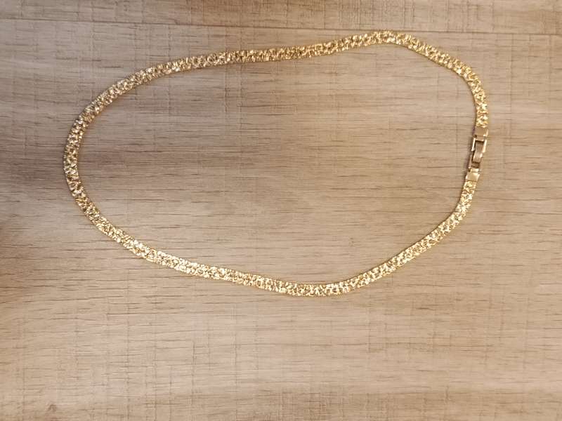 necklace g.