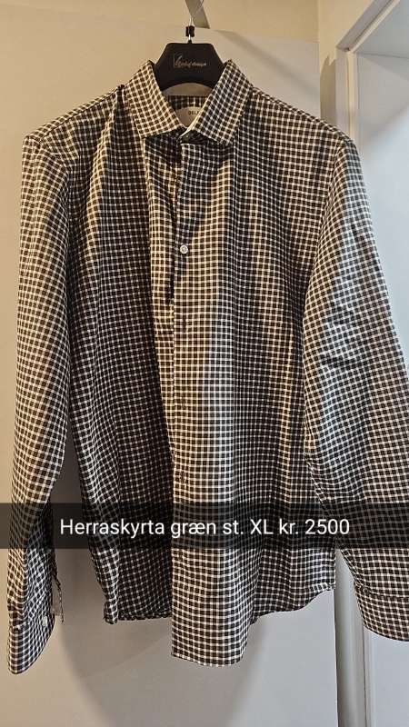 Skyrta grænköfl