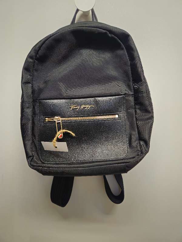 Tommy Hilfiger taska