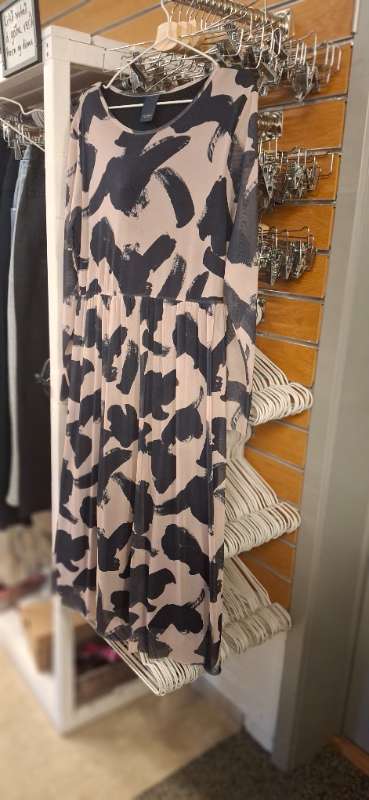 Kjóll Luxzuz