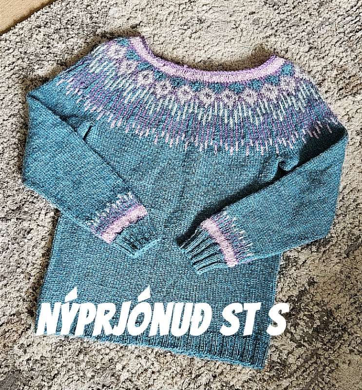 Nýprjónuð peysa Drops karisma