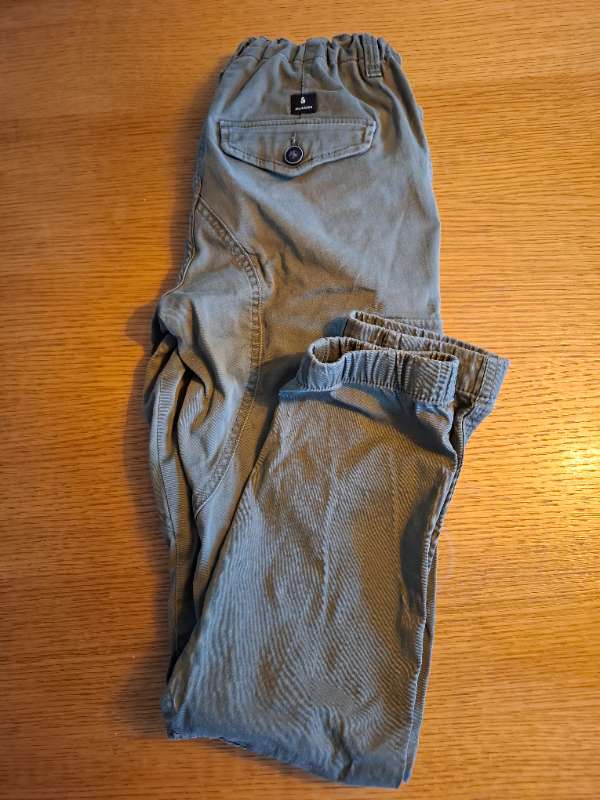 Grænar khaki buxur
