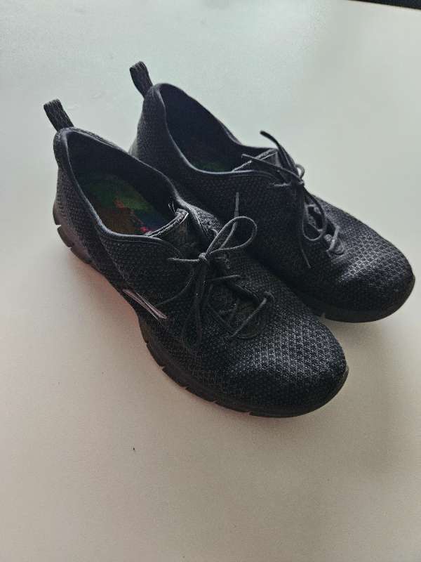 Sketchers skór