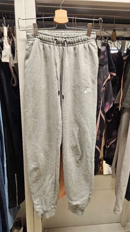 Nike buxur gráar
