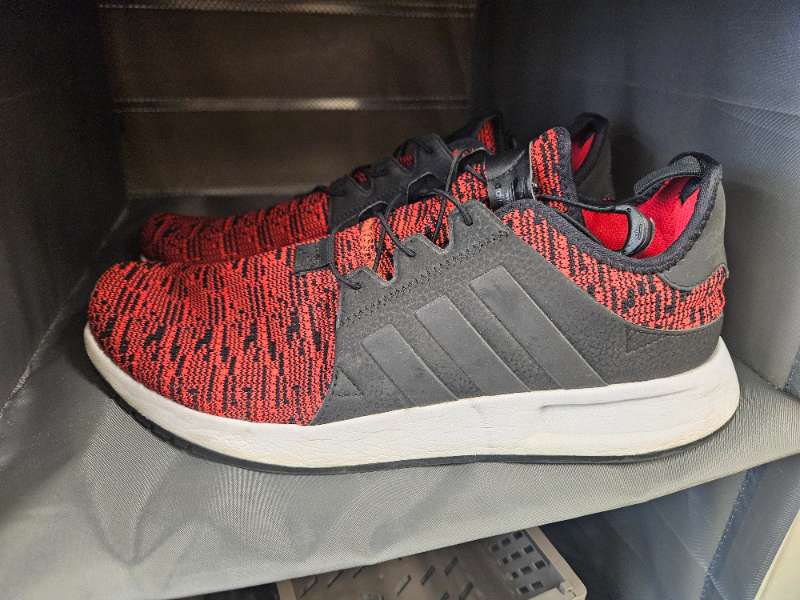 Adidas skór rauðir/svartir