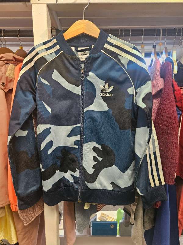 Adidaspeysa camo rennd