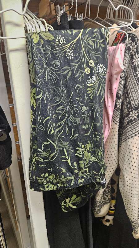 Svartar og grænar leggings