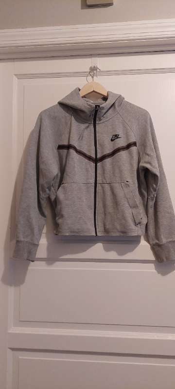 Nike peysa