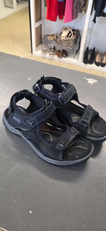 Ecco sandalar 40