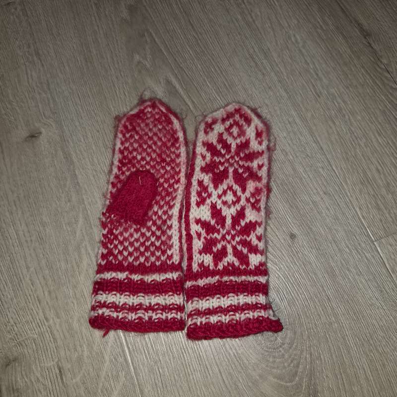 Vettlingar rauðir