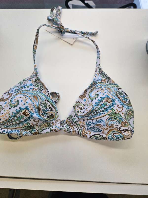 Bikiní toppur