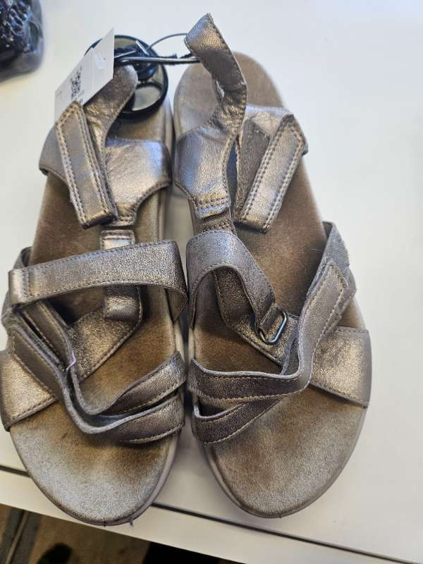 Ecco sandalar