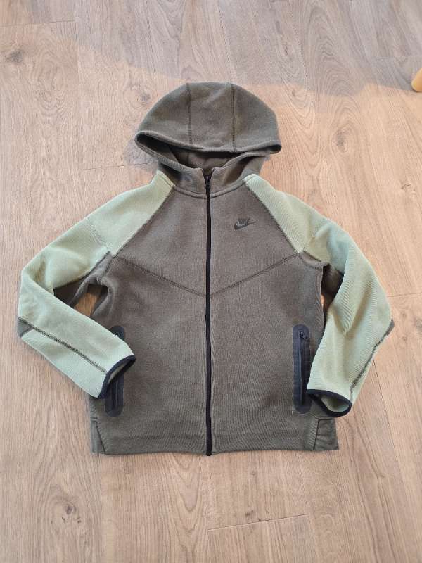 Tech fleece græn peysa