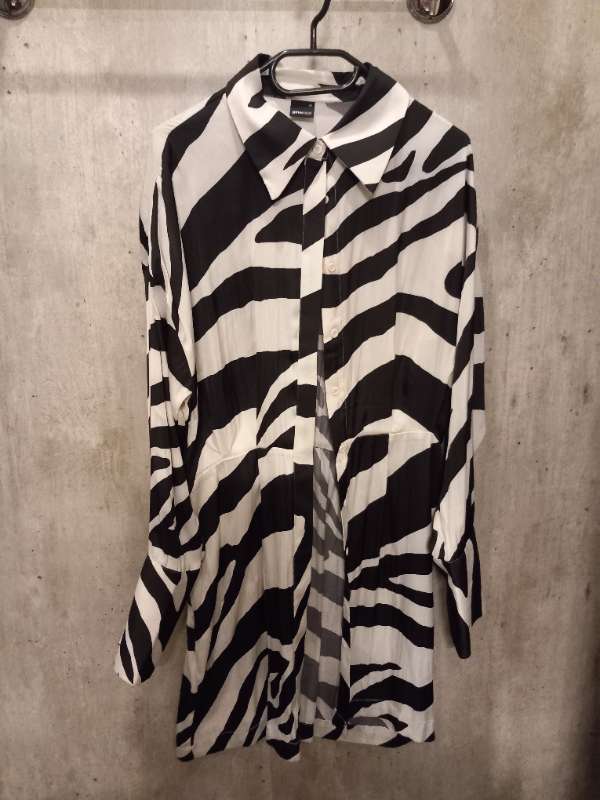 Lindex skyrtukjóll zebra