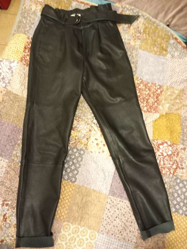 Gestuz leðurbuxur svartar