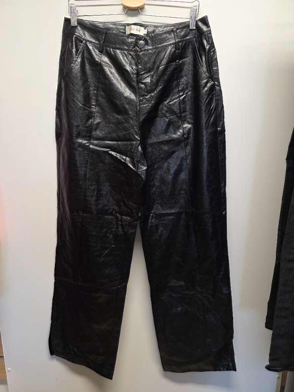 Cream pleðurbuxur svartar