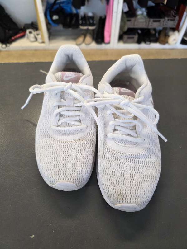 Nike strigaskór hvítir