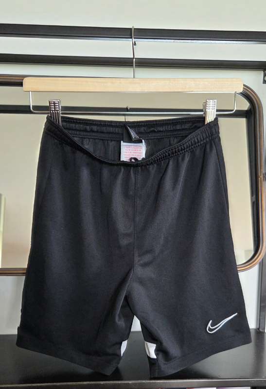 Nike stuttbuxur-svartar