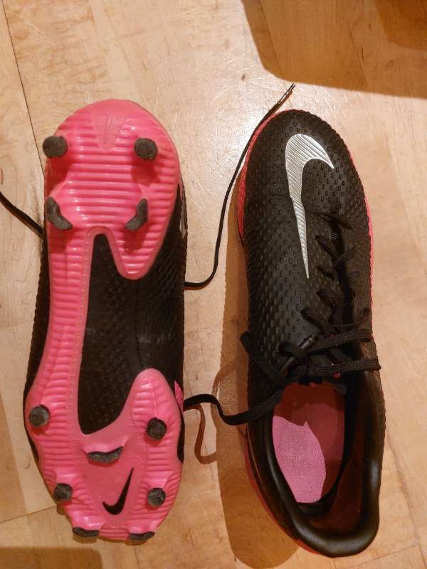 Nike takkaskór Panthon