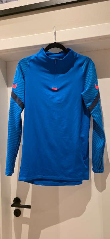 Nike dry fit blá peysa