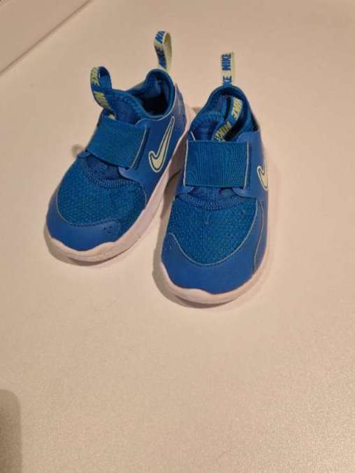 Bláir Nike skór