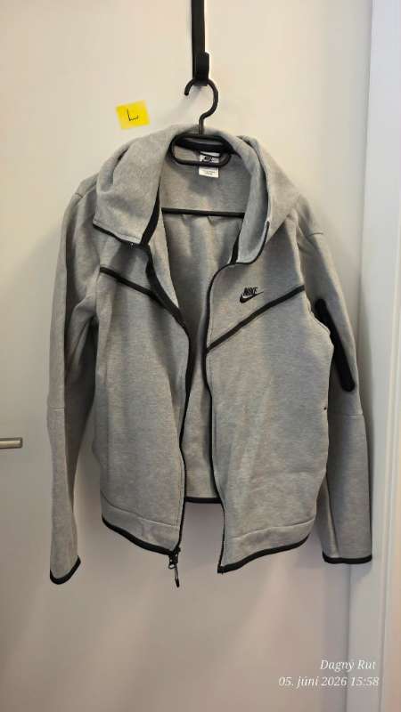 NIKE hettupeysa grá