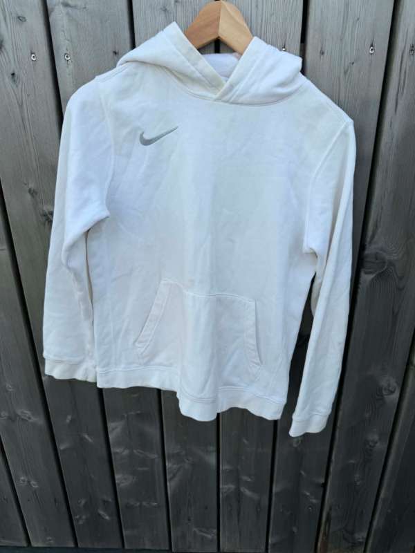 Nike hvít hettupeysa