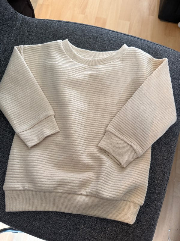 Beige peysa