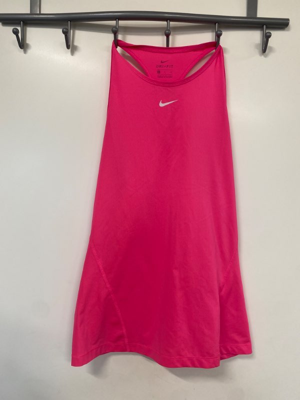 Bleikur nike bolur
