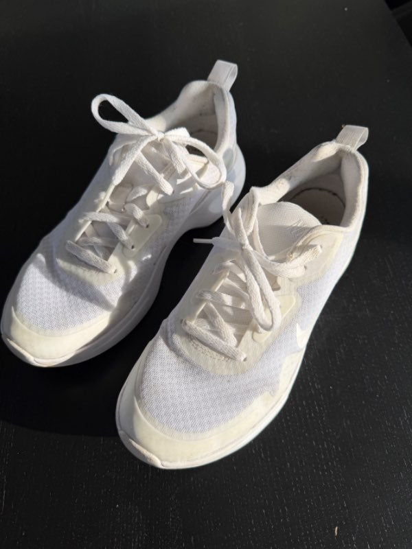 Nike skór hvítir st. 38
