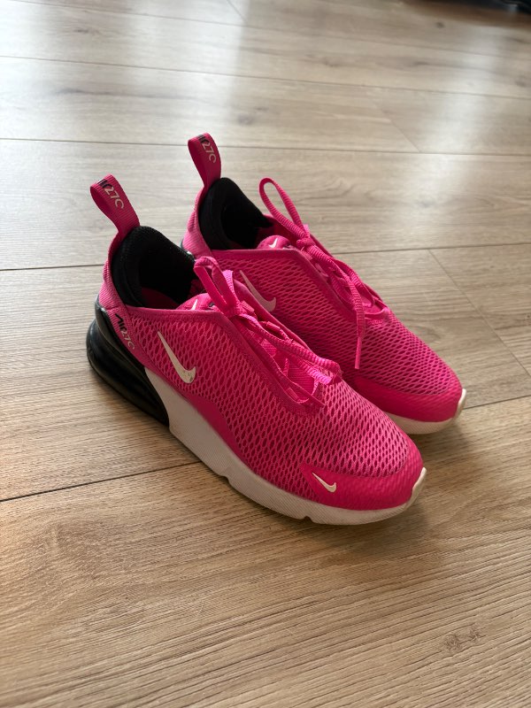 Bleikir nike air 270 skór