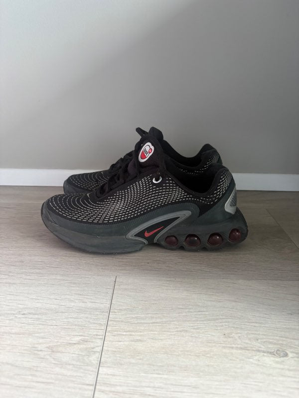 Nike svartir
