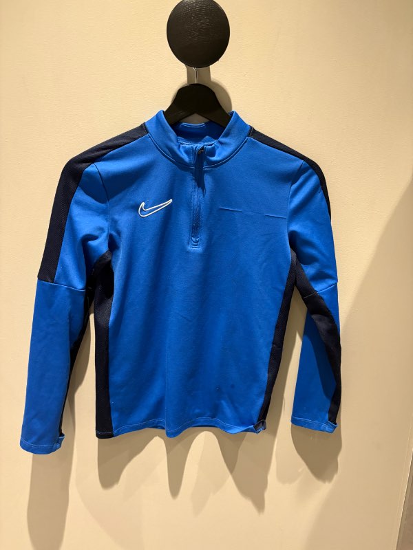 Nike peysa
