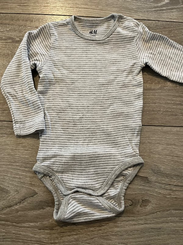 Röndótt grá samfella H&M