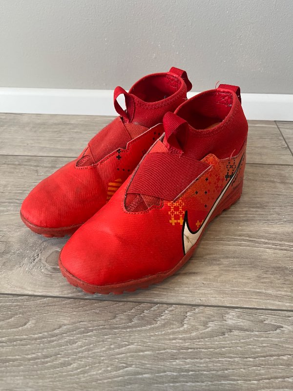 Nike gervigrasskór