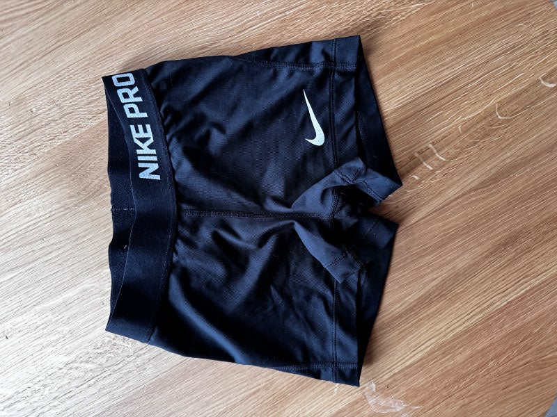 Nike stuttbuxur