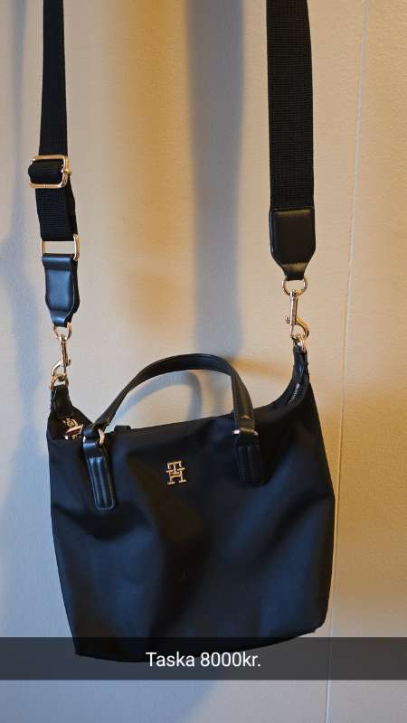 Tommy hilfiger taska