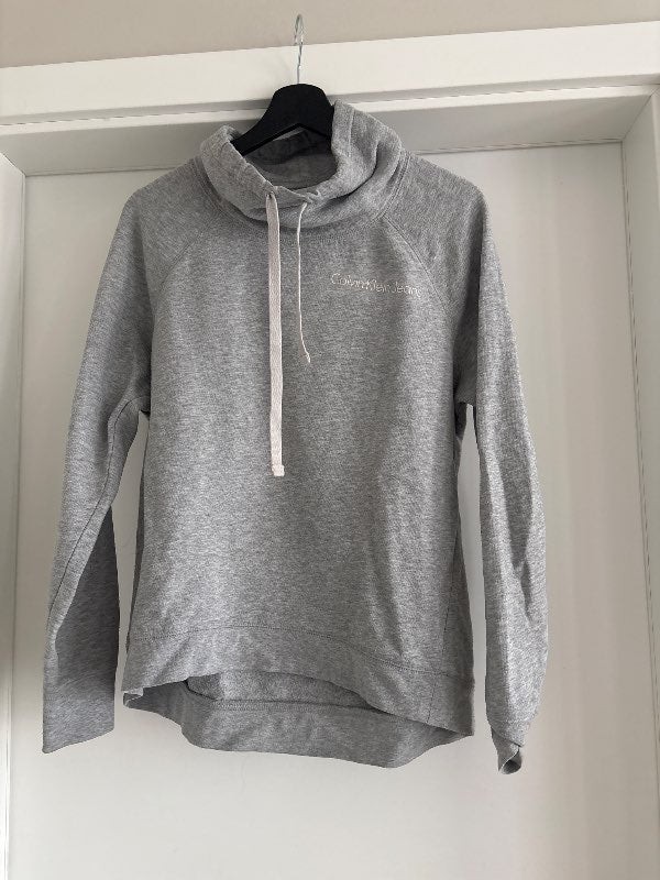 Calvin klein grá peysa