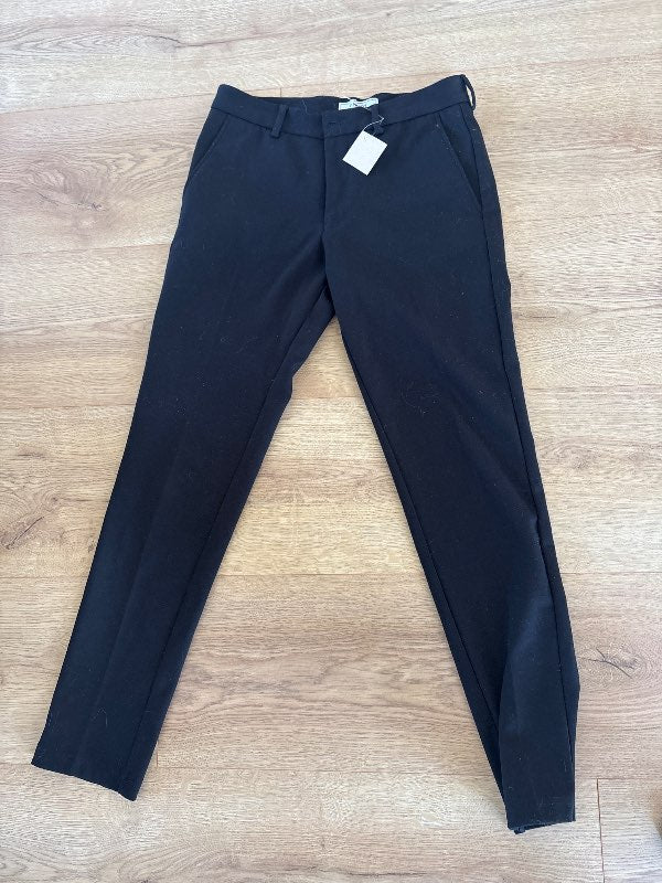 Svartar buxur fínar
