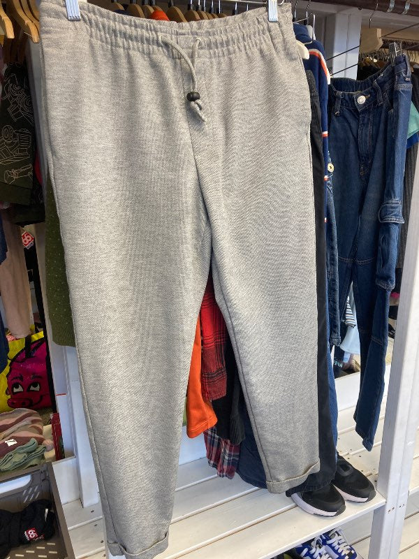 Gráar buxur