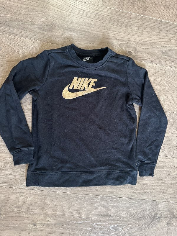 Nike peysa svört!