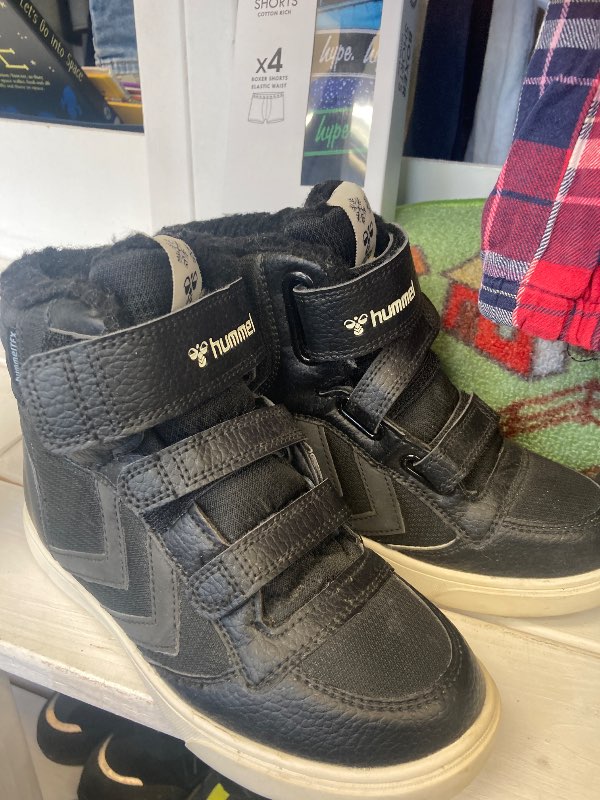 Skór hummel