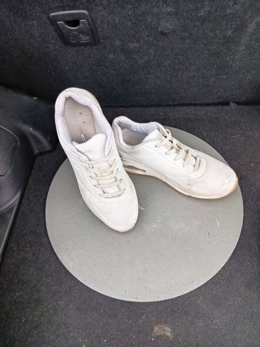 Skór  skechers hvít