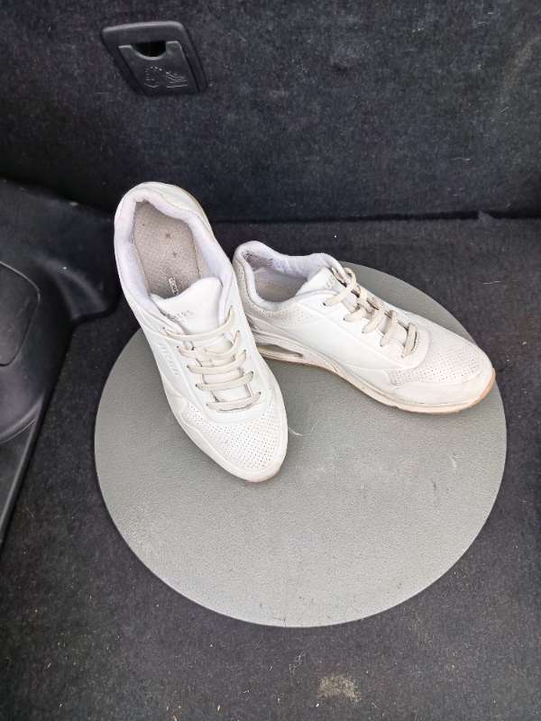 Skór  skechers hvít