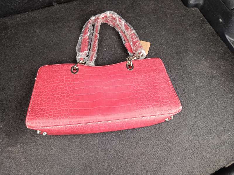 Taska red