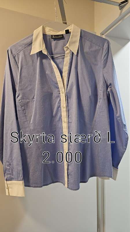 Skyrta hvítur kragi