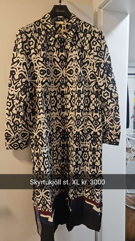 Skyrtukjóll