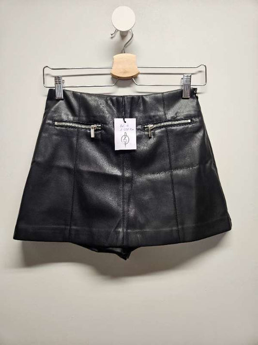Stradivarius stuttbuxnapils plether