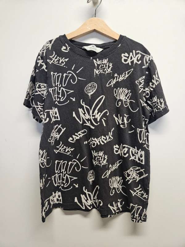 H&M bolur svartur graffiti