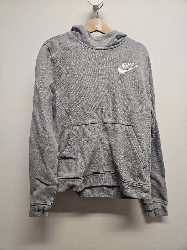 Nike hettupeysa grá